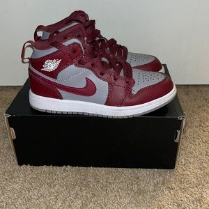 Jordan 1 mid size 12.5C